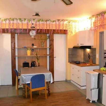 Leleka Hostel Esbly Экстерьер фото