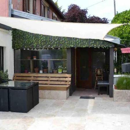 Leleka Hostel Esbly Экстерьер фото